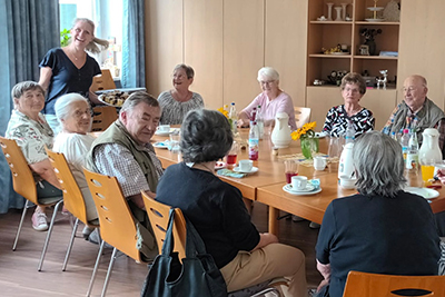 ALLTAGSBEGLEITUNG – Einladung zu einem Schnuppervormittag im Erzählcafé der Nachbarschaftshilfe Seefeld...